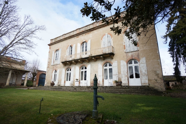 Château Du Village Extraordinaire