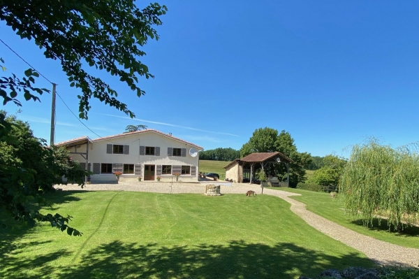 Renovated Gascon Property On 15 Ha Of Land